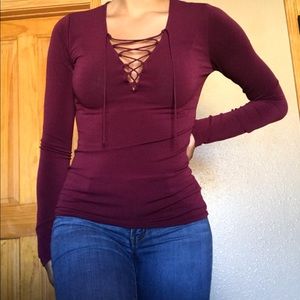 Maroon express tie up top